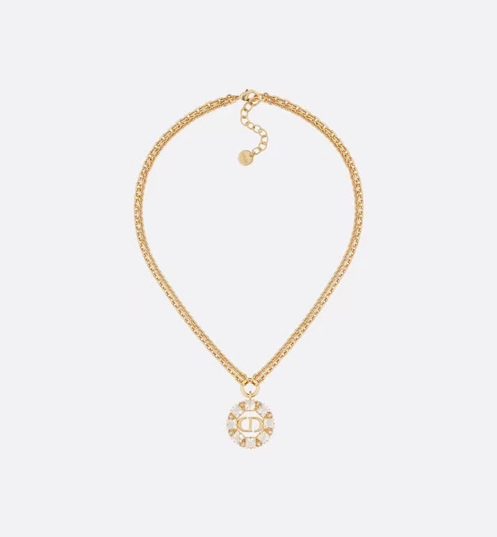 詳細な写真と価格については私に連絡してください。