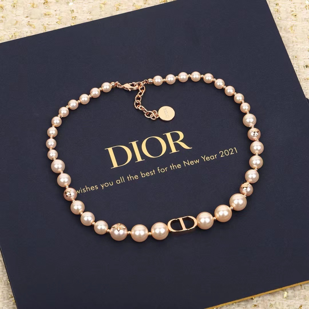 詳細な写真と価格については私に連絡してください。