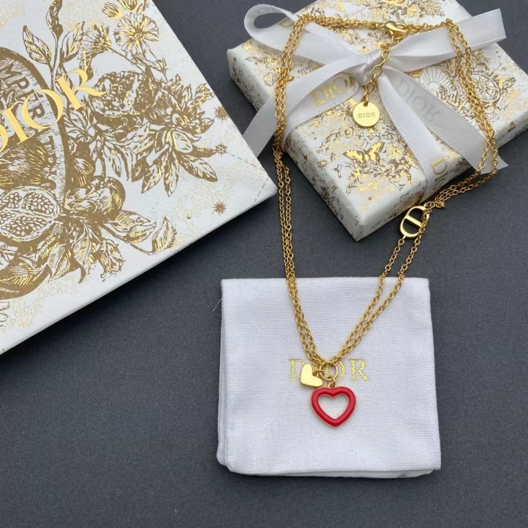 詳細な写真と価格については私に連絡してください。