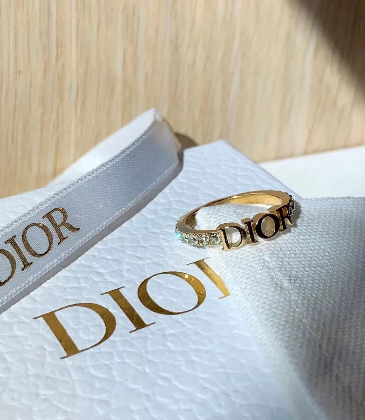 詳細な写真と価格については私に連絡してください。