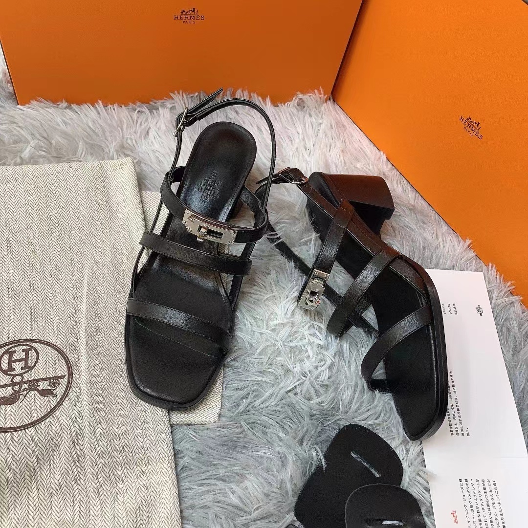 詳細な写真と価格については私に連絡してください。