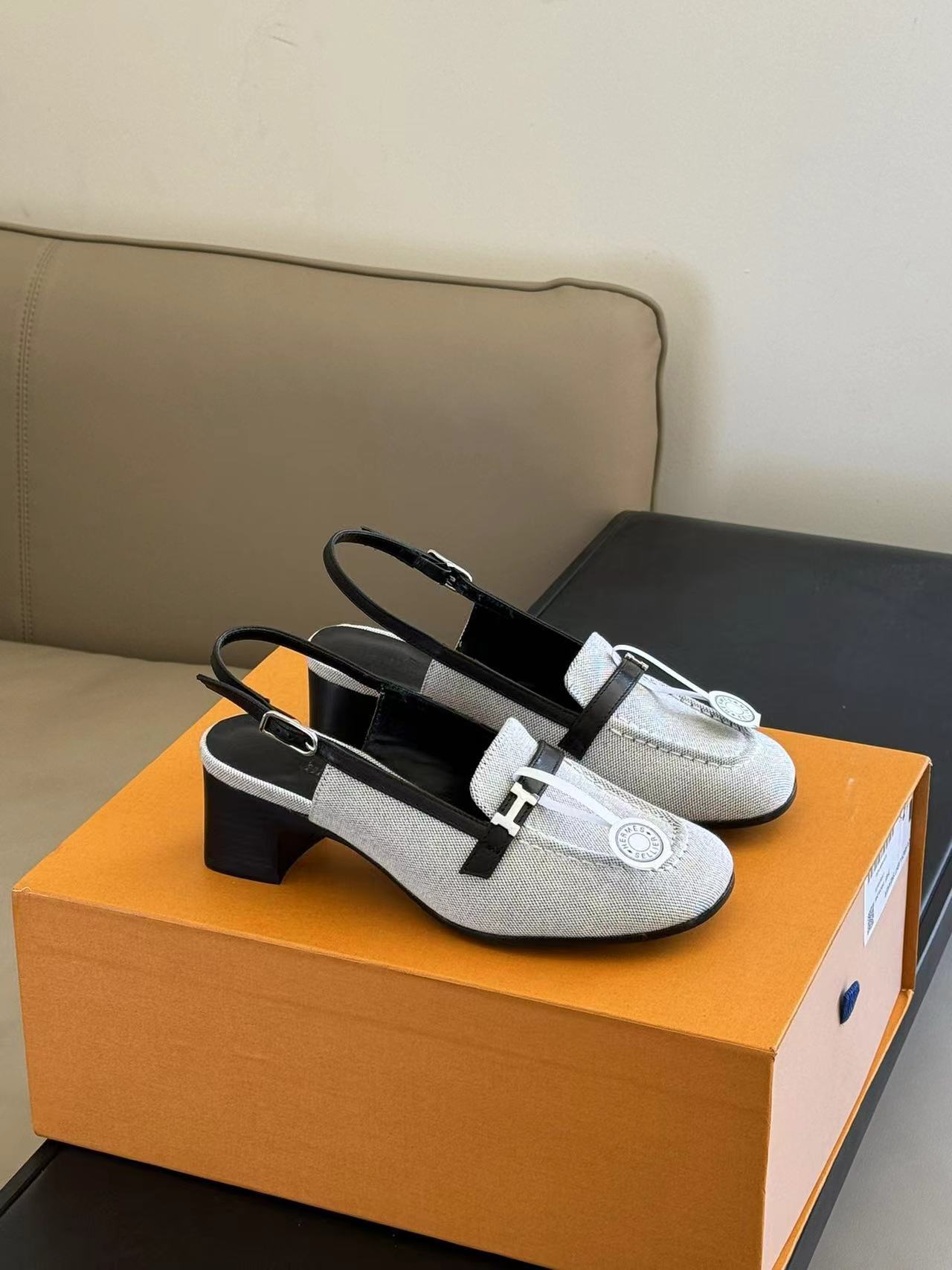 詳細な写真と価格については私に連絡してください。