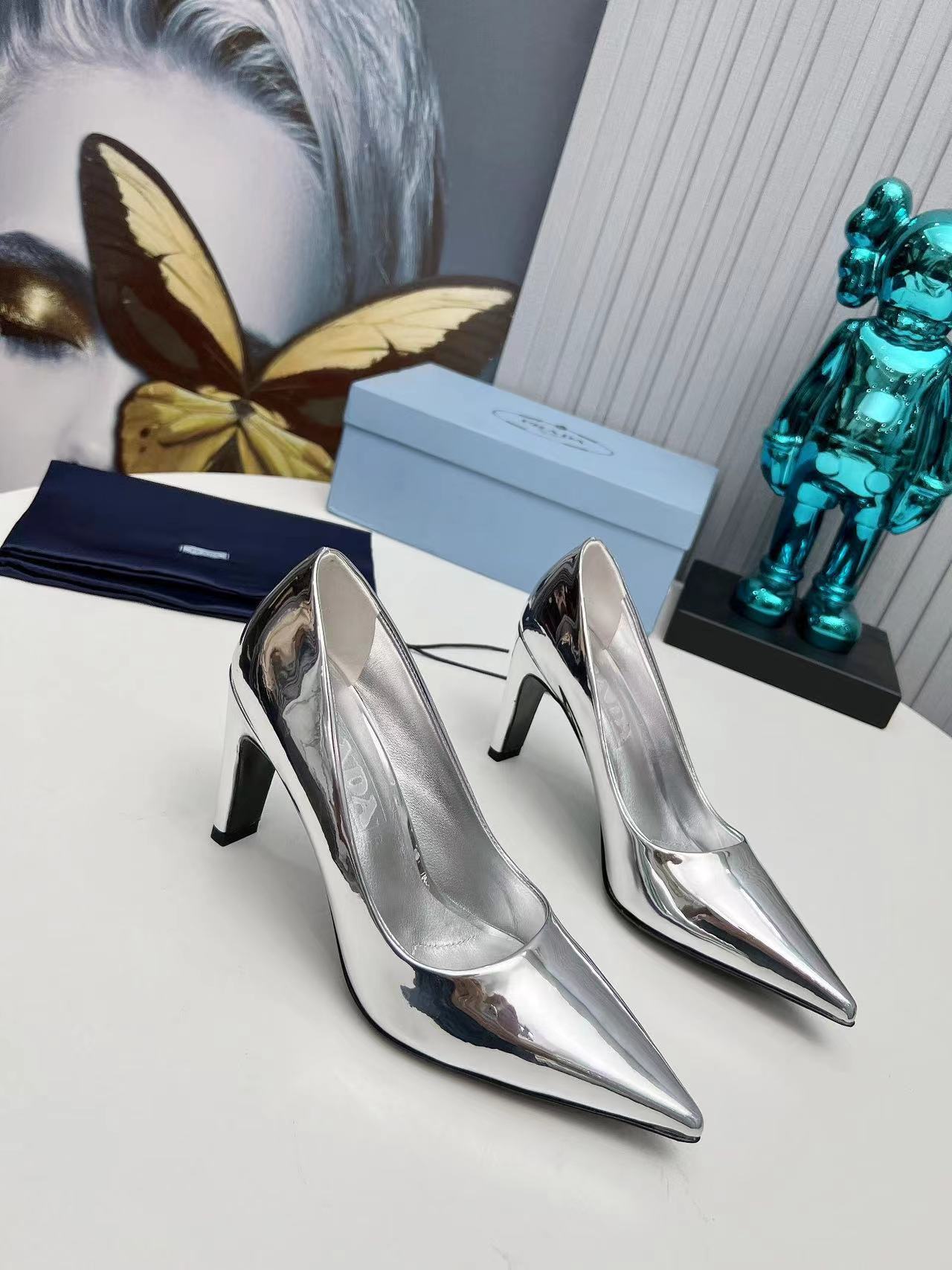 詳細な写真と価格については私に連絡してください。