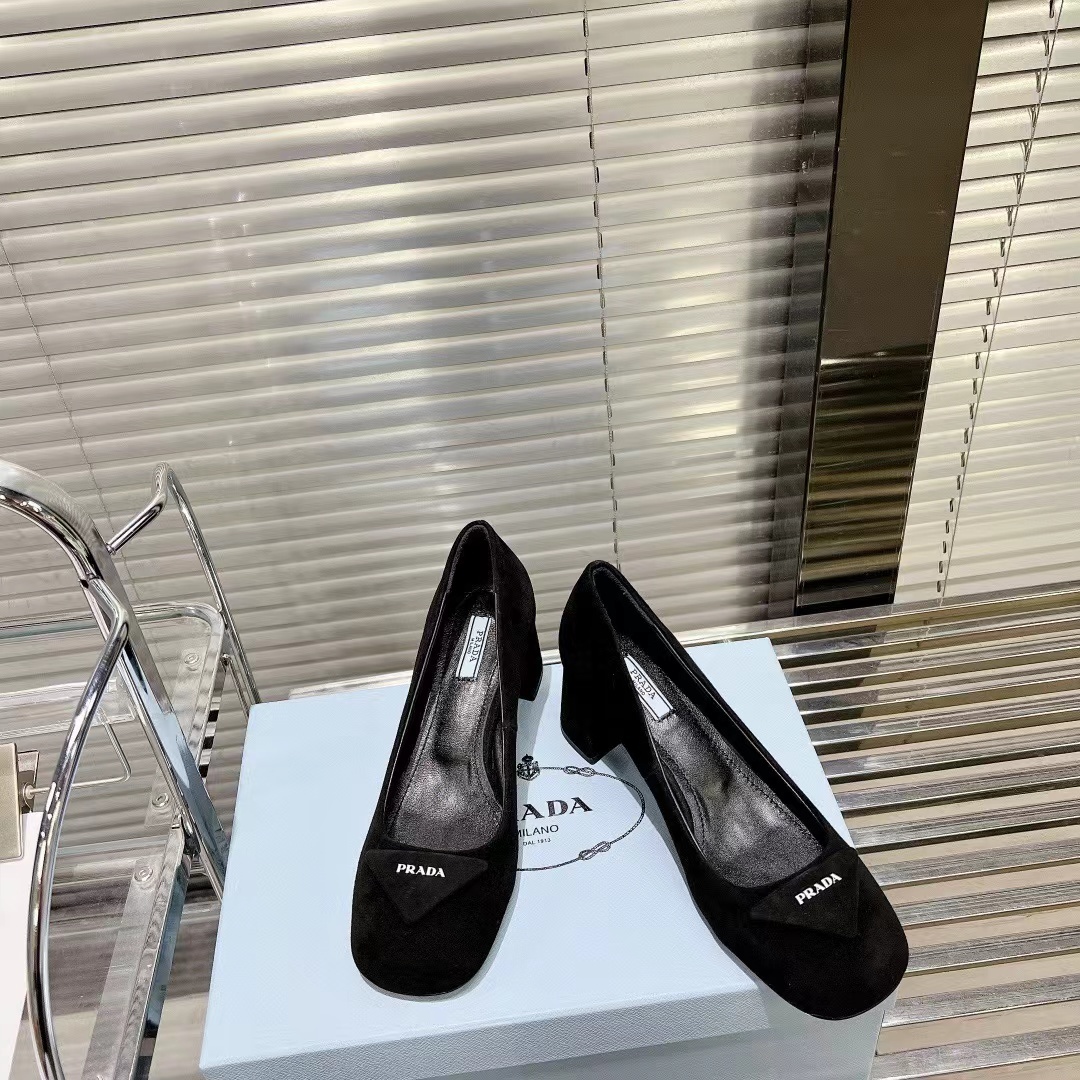 詳細な写真と価格については私に連絡してください。