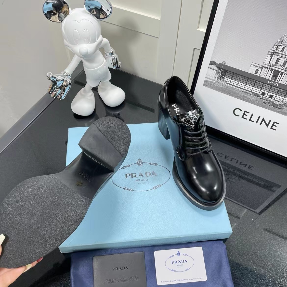 詳細な写真と価格については私に連絡してください。