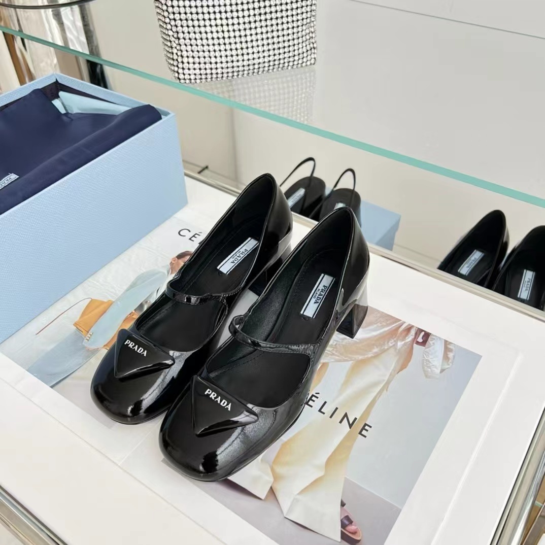 詳細な写真と価格については私に連絡してください。