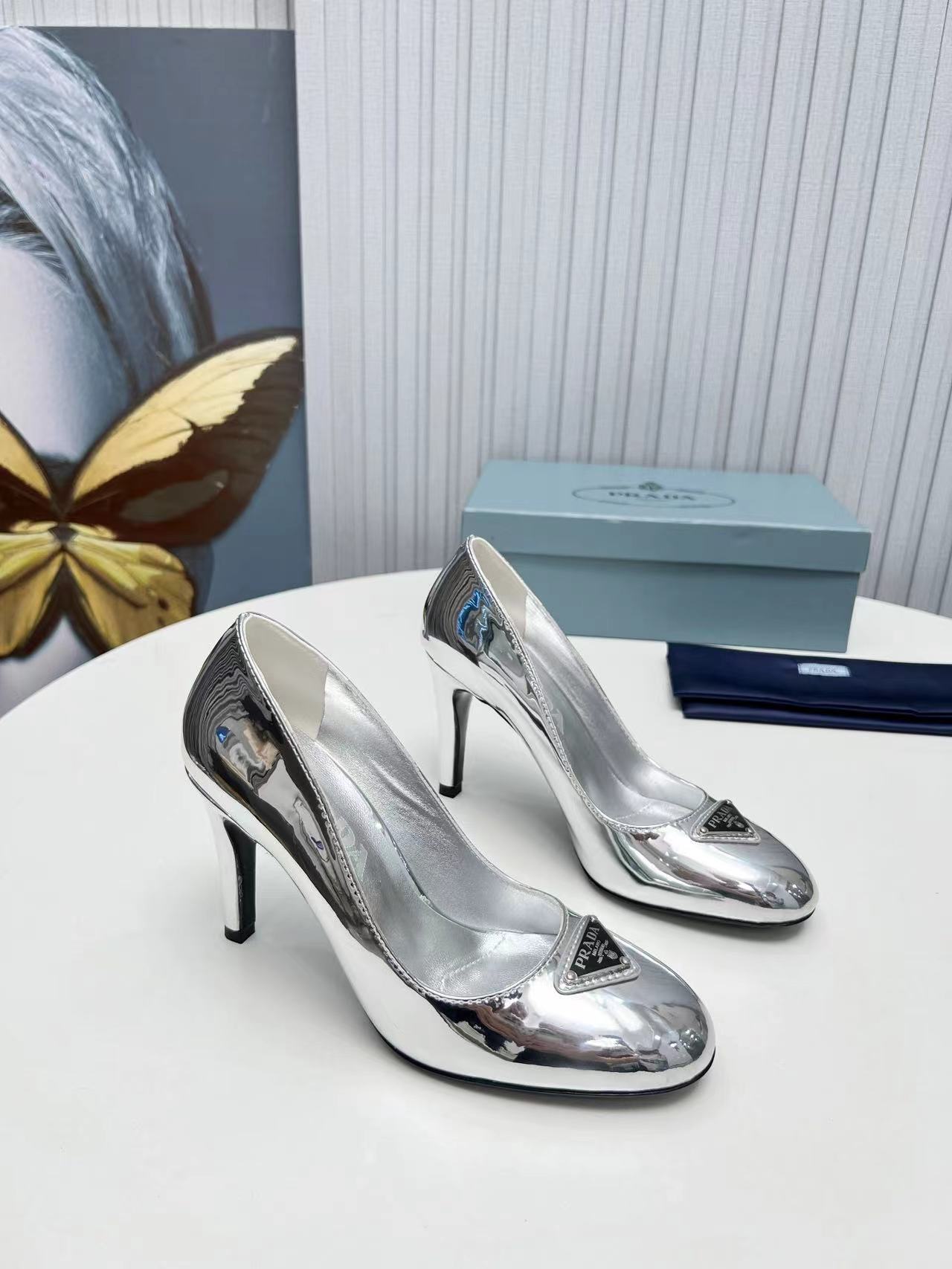 詳細な写真と価格については私に連絡してください。