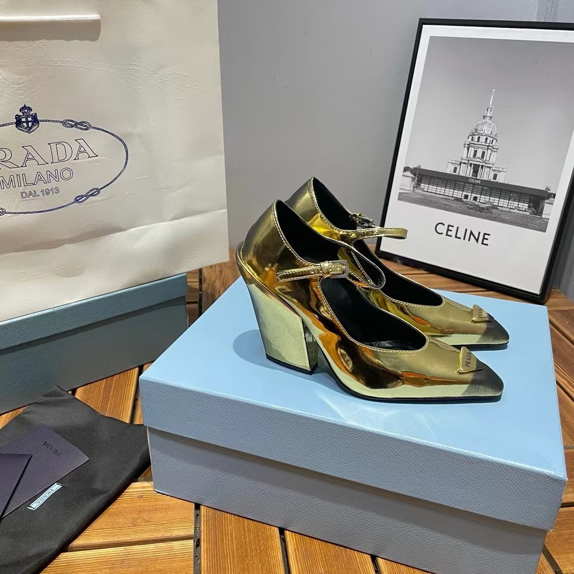 詳細な写真と価格については私に連絡してください。