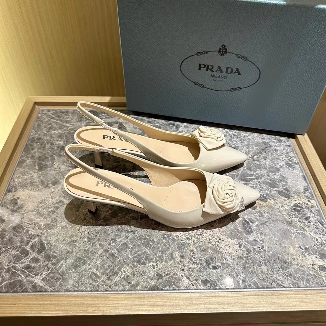 詳細な写真と価格については私に連絡してください。