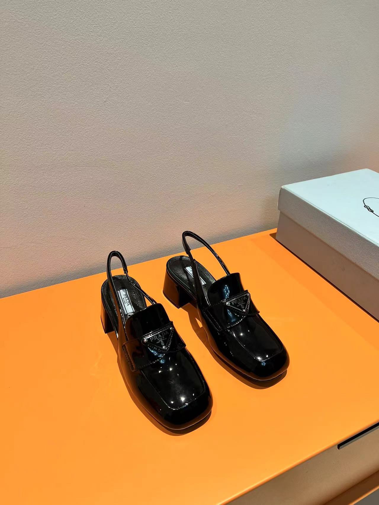 詳細な写真と価格については私に連絡してください。