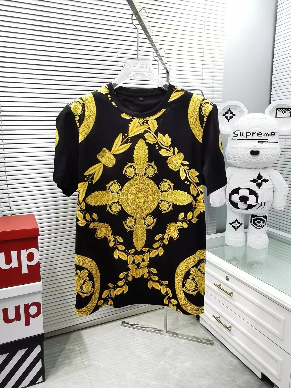 詳細な写真と価格については私に連絡してください。