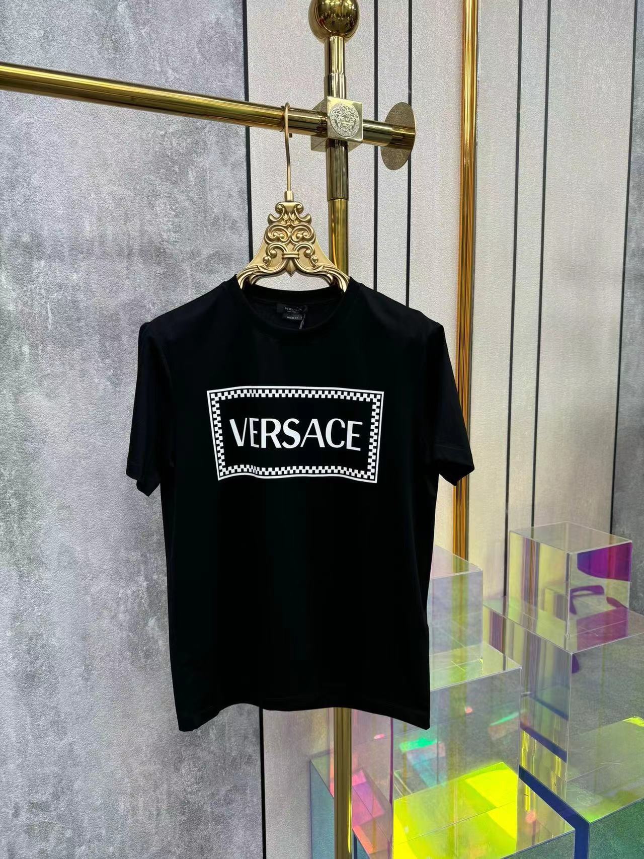 詳細な写真と価格については私に連絡してください。