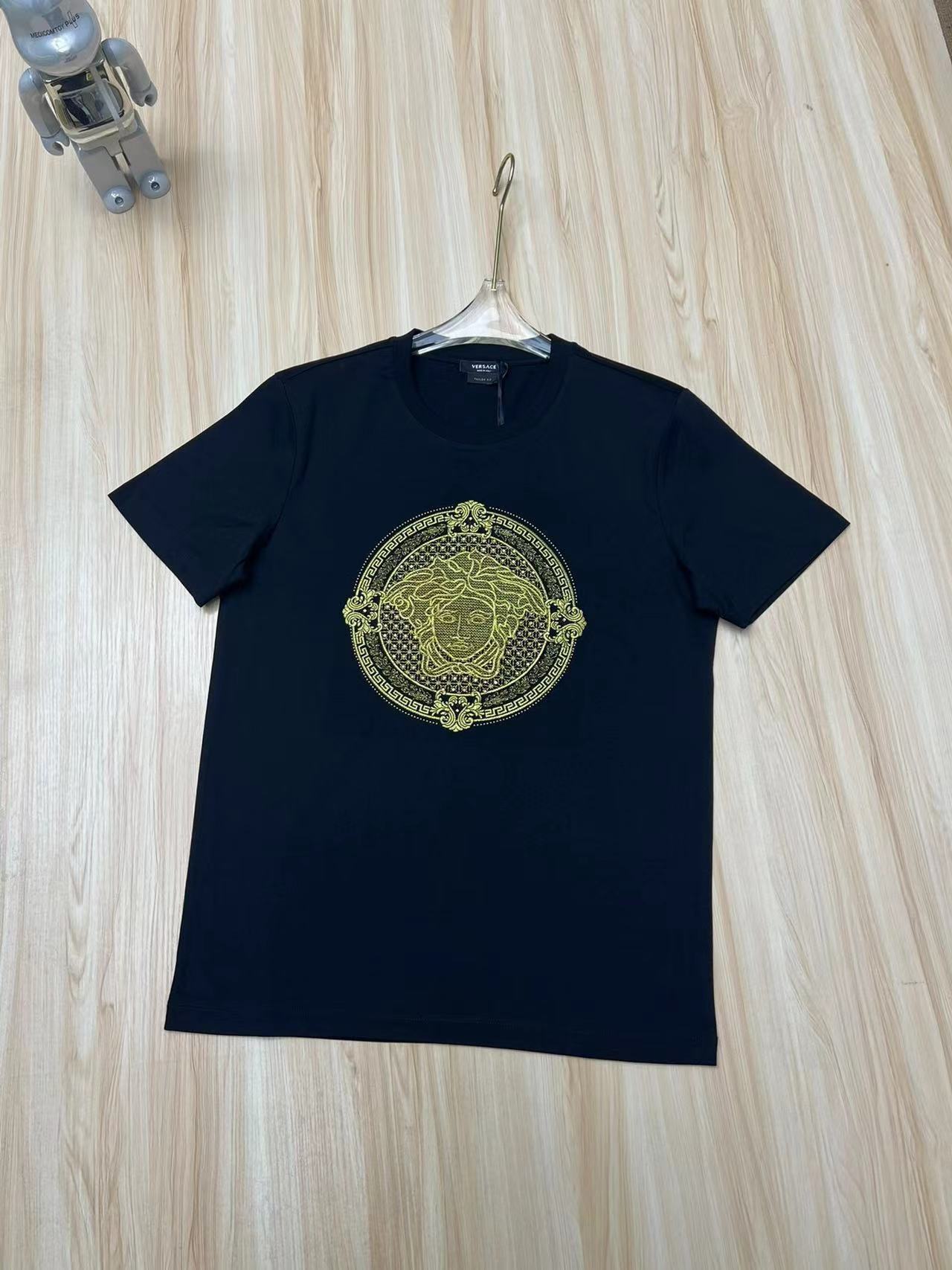 詳細な写真と価格については私に連絡してください。