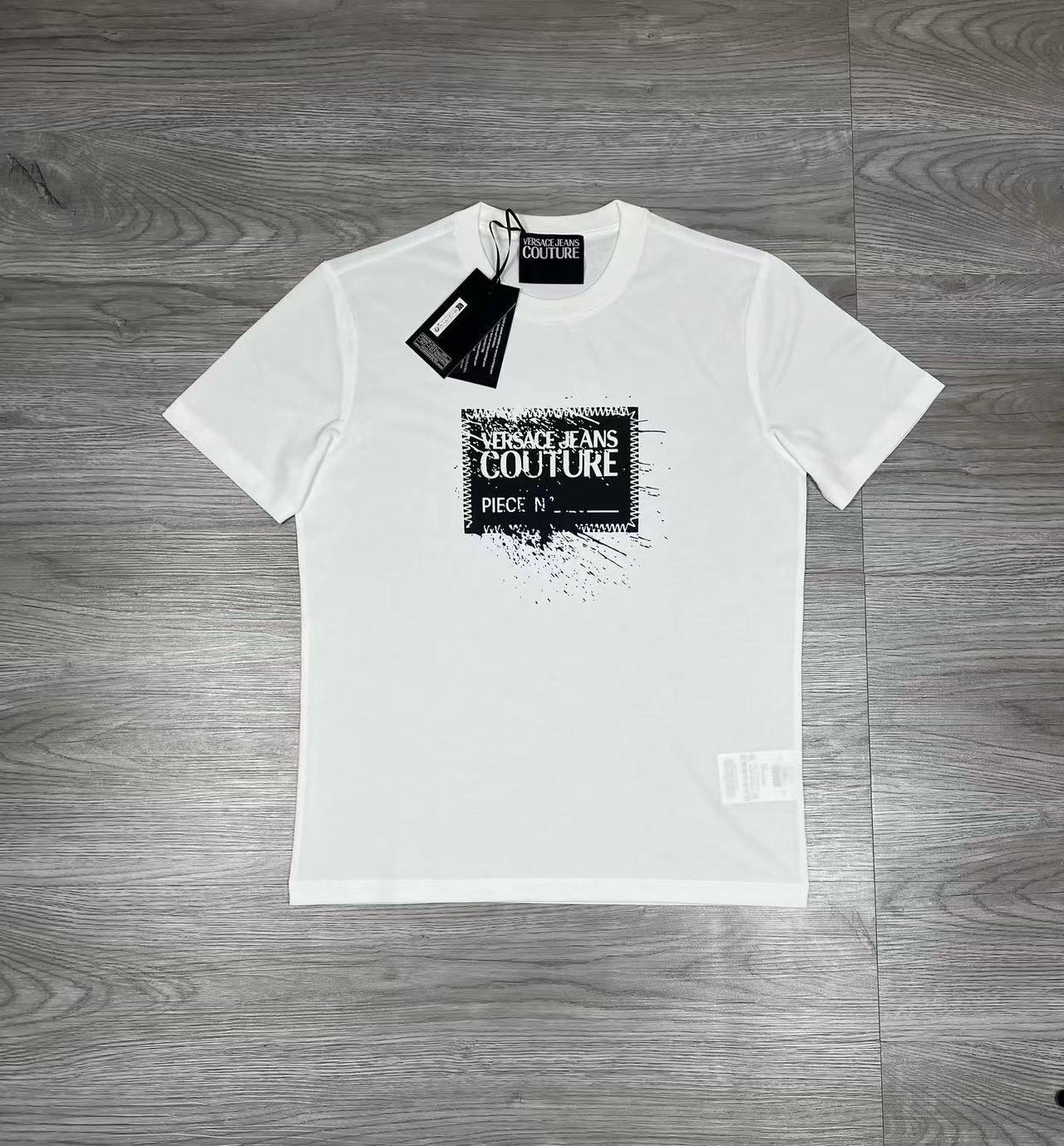 詳細な写真と価格については私に連絡してください。