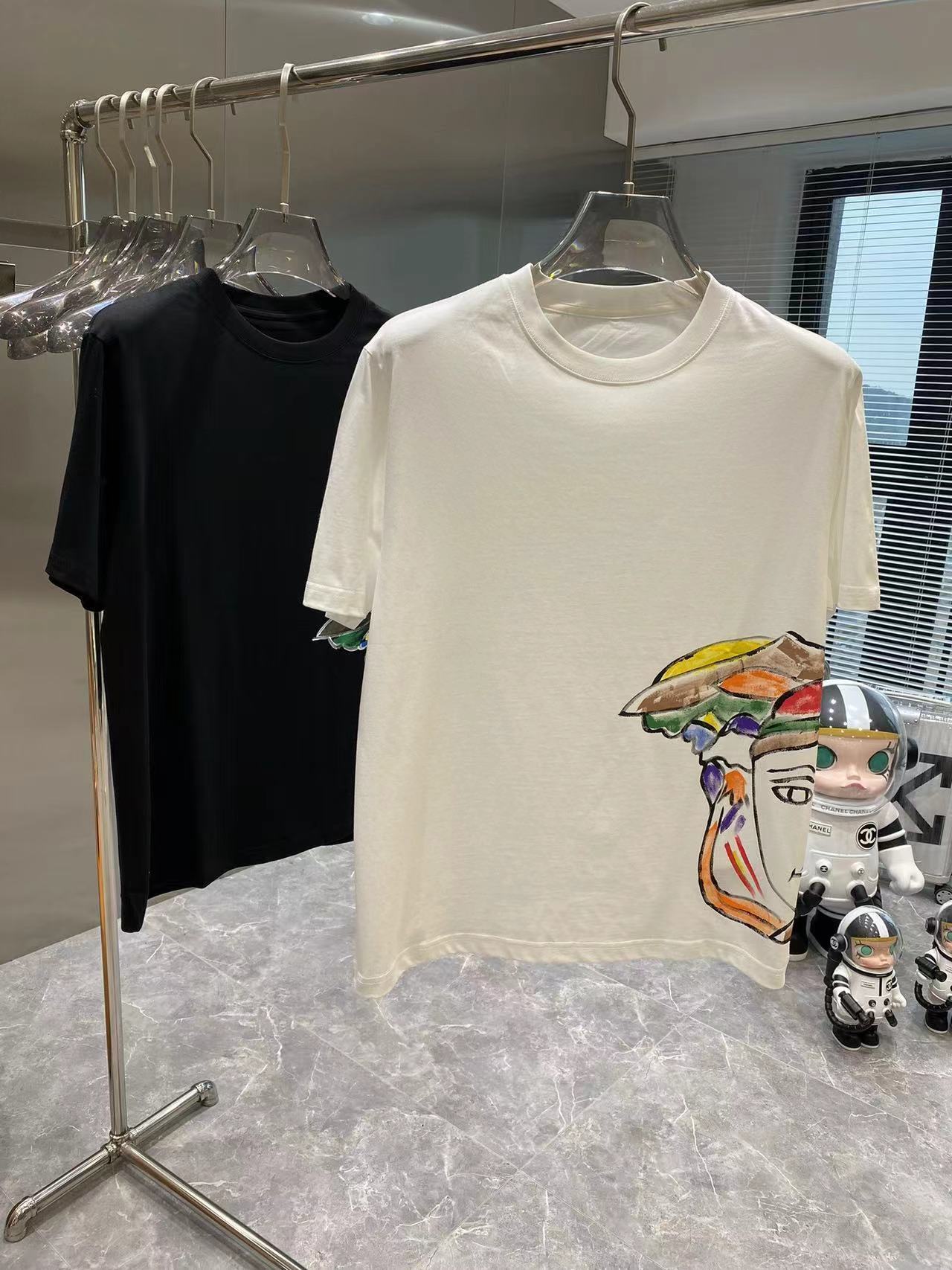 詳細な写真と価格については私に連絡してください。