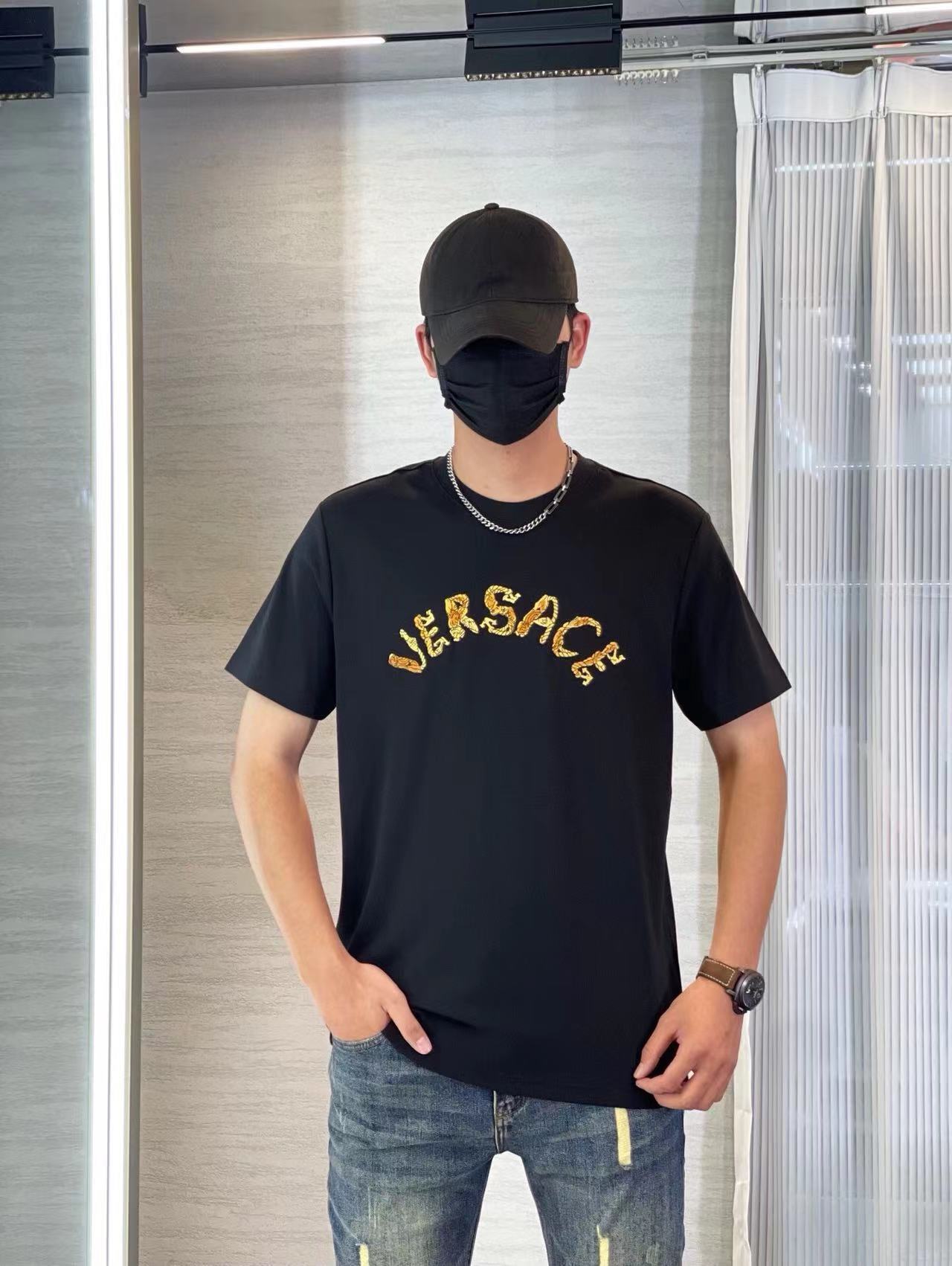 詳細な写真と価格については私に連絡してください。