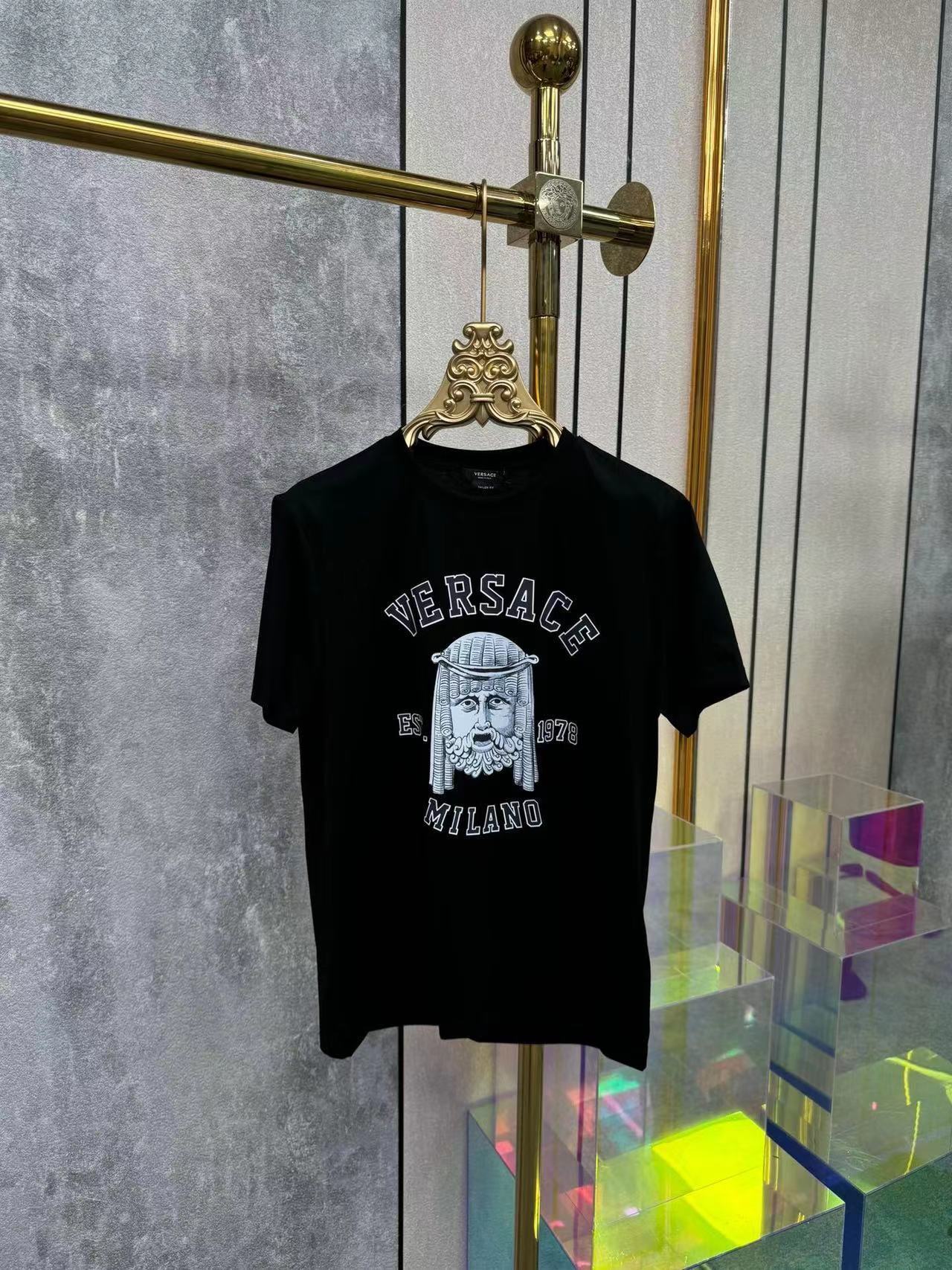 詳細な写真と価格については私に連絡してください。