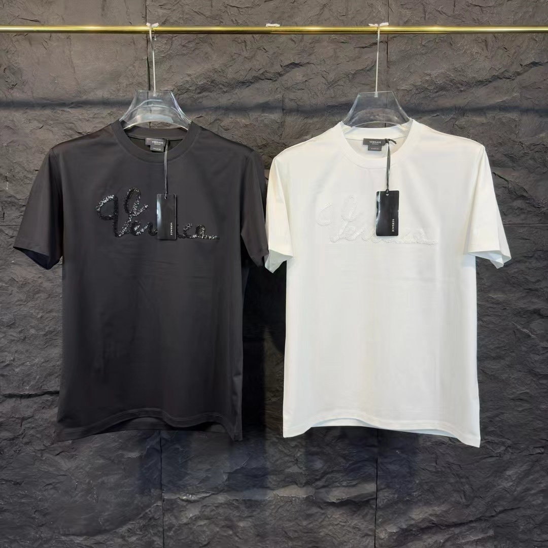 詳細な写真と価格については私に連絡してください。