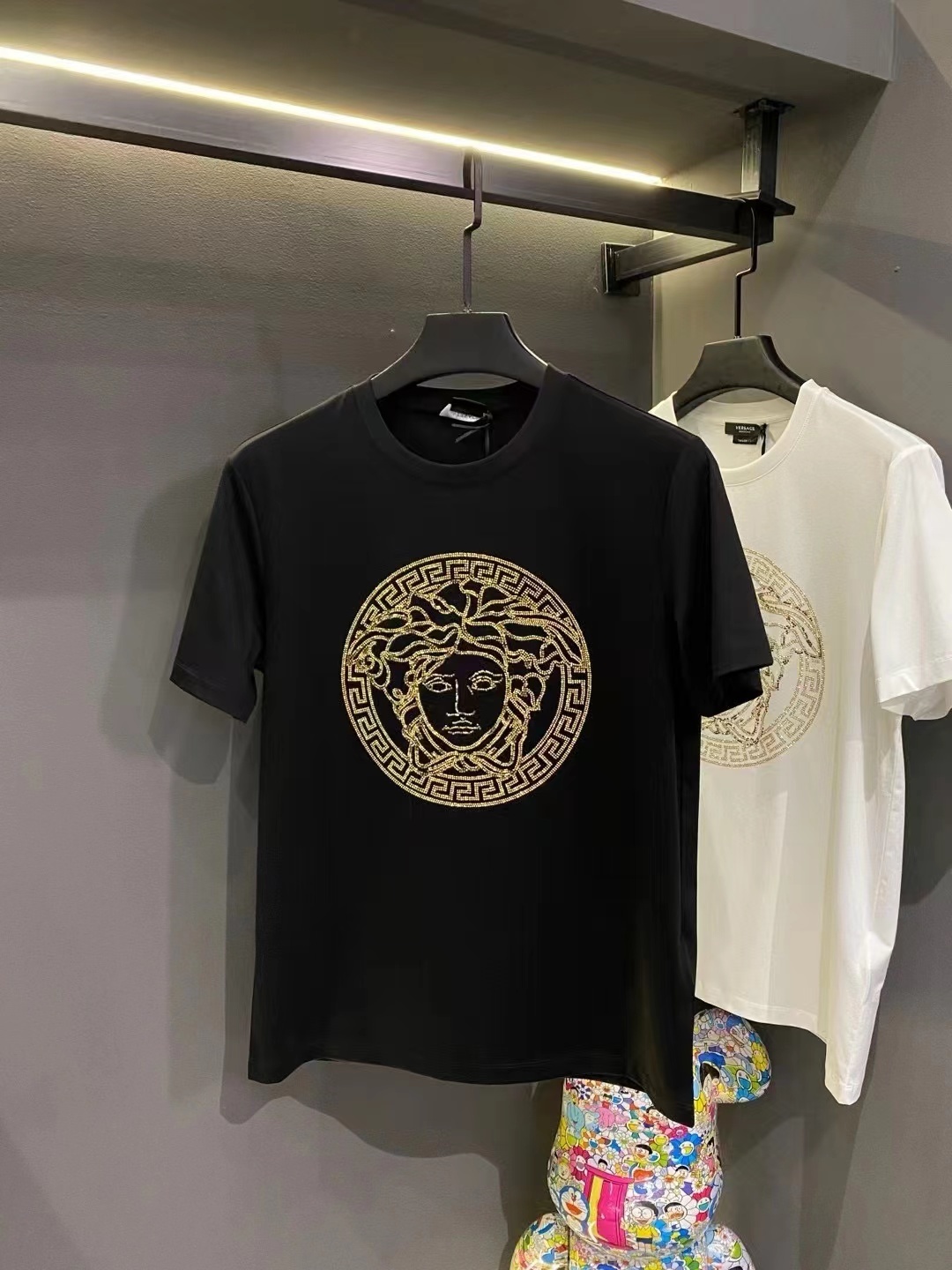 詳細な写真と価格については私に連絡してください。