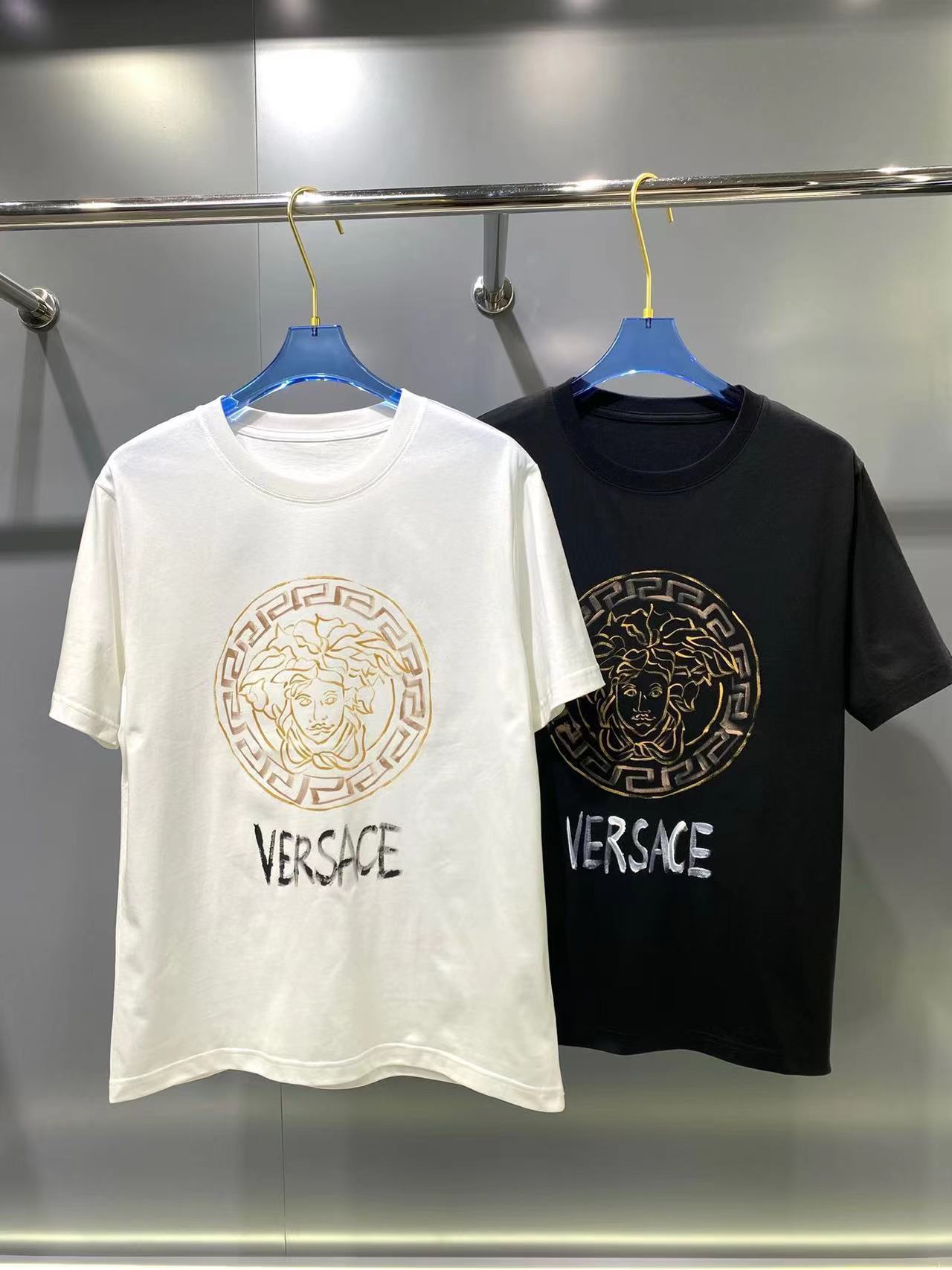 詳細な写真と価格については私に連絡してください。