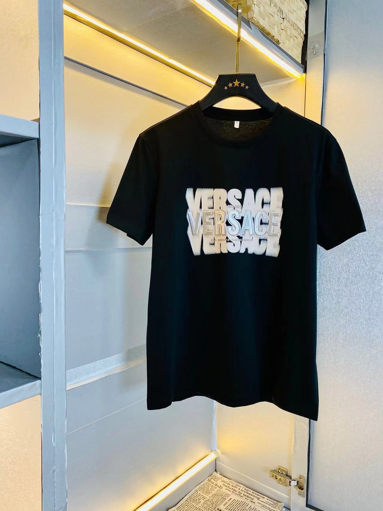 詳細な写真と価格については私に連絡してください。