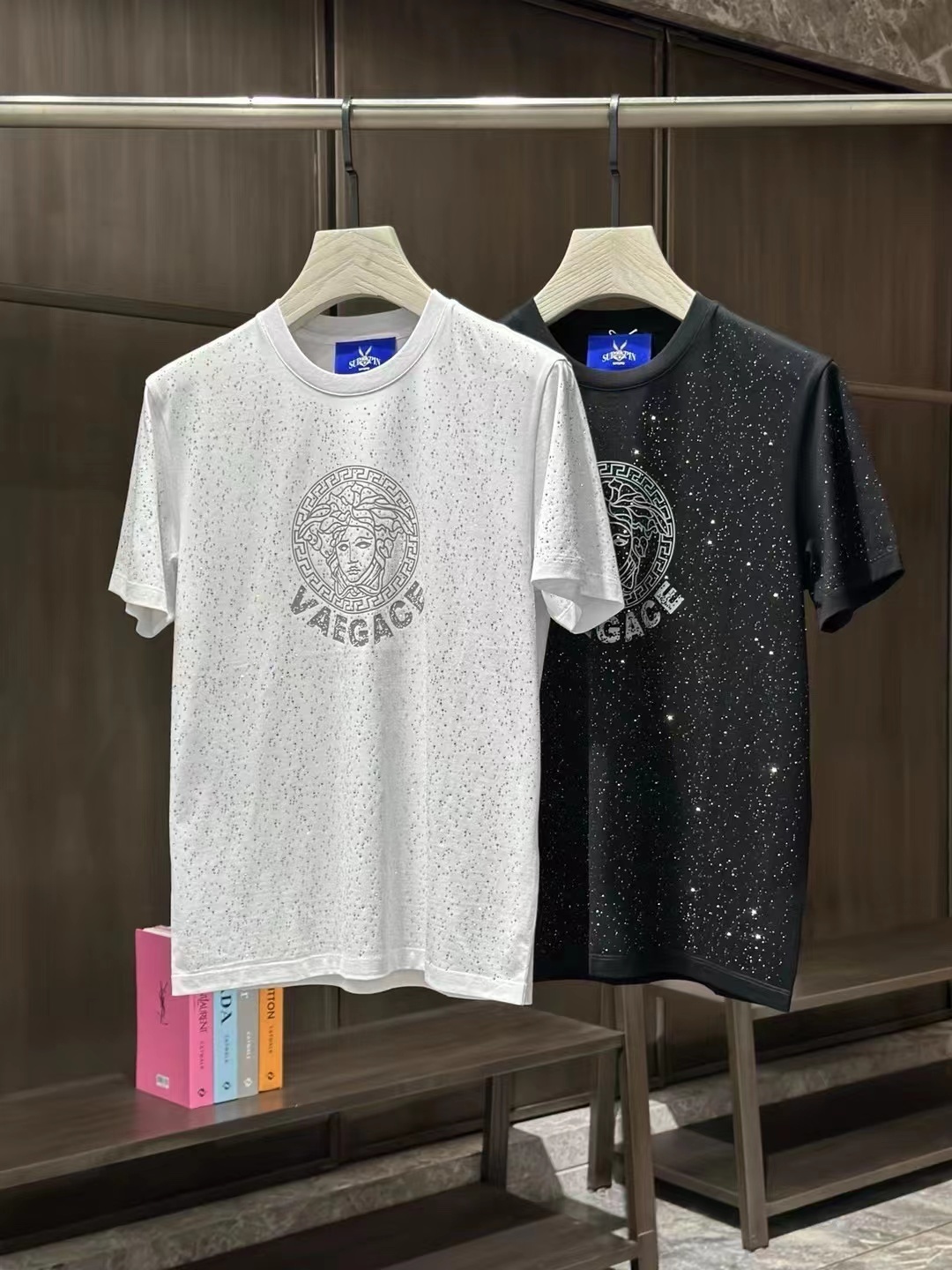 詳細な写真と価格については私に連絡してください。