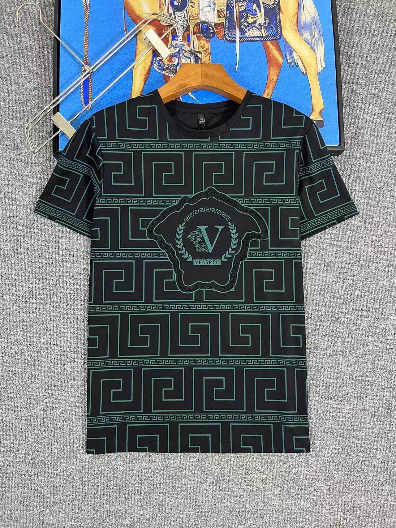 詳細な写真と価格については私に連絡してください。