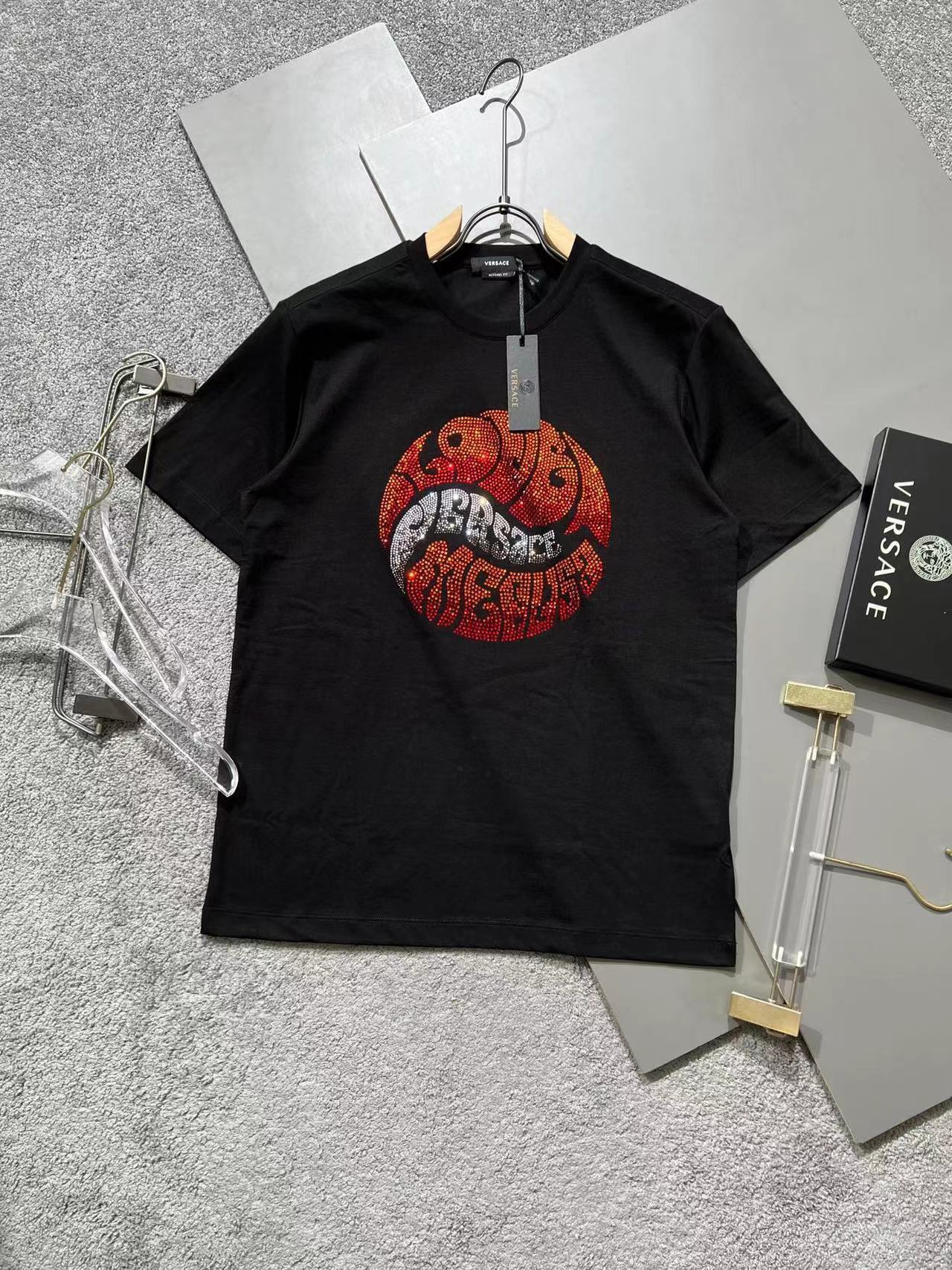 詳細な写真と価格については私に連絡してください。