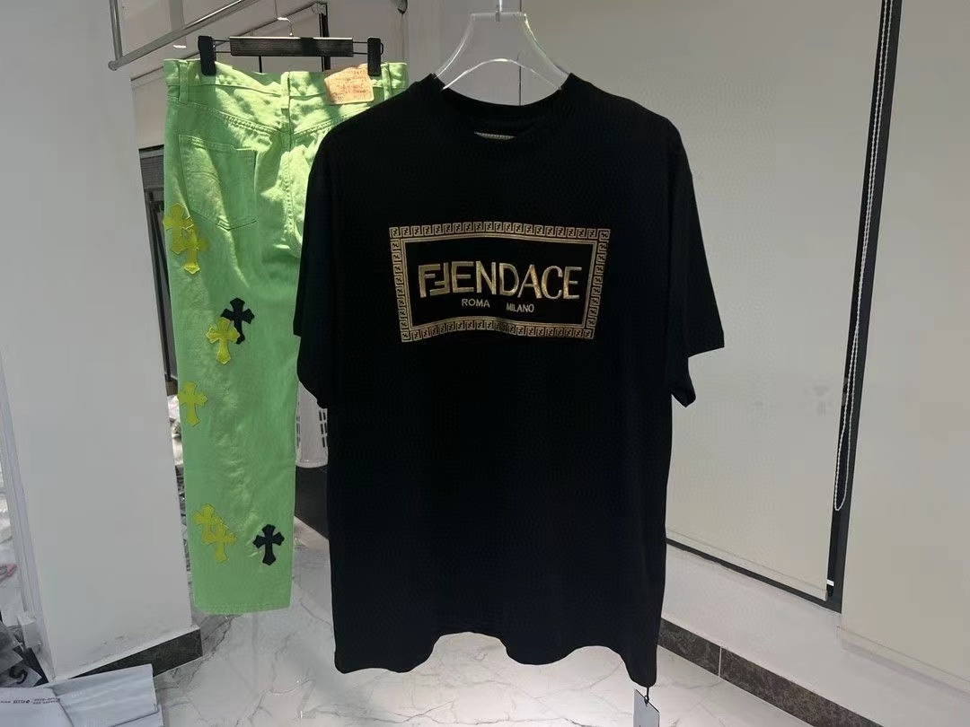 詳細な写真と価格については私に連絡してください。