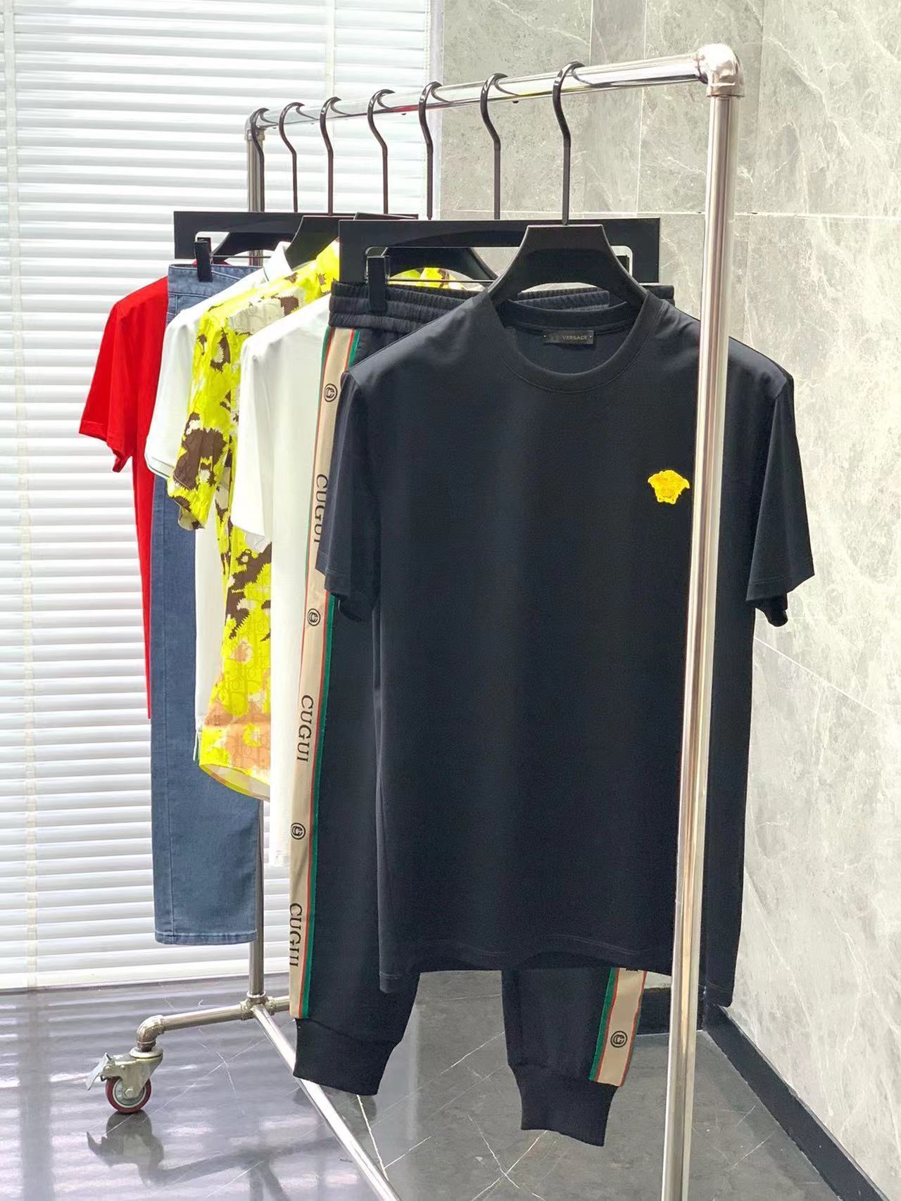 詳細な写真と価格については私に連絡してください。