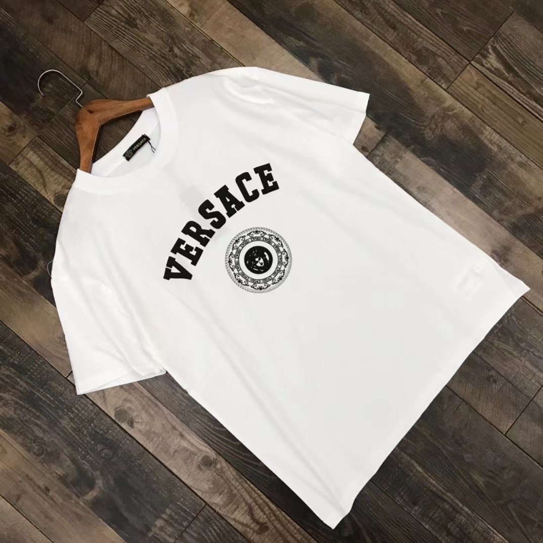 詳細な写真と価格については私に連絡してください。