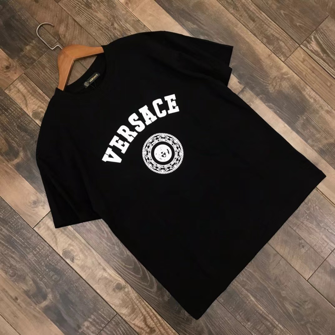 詳細な写真と価格については私に連絡してください。