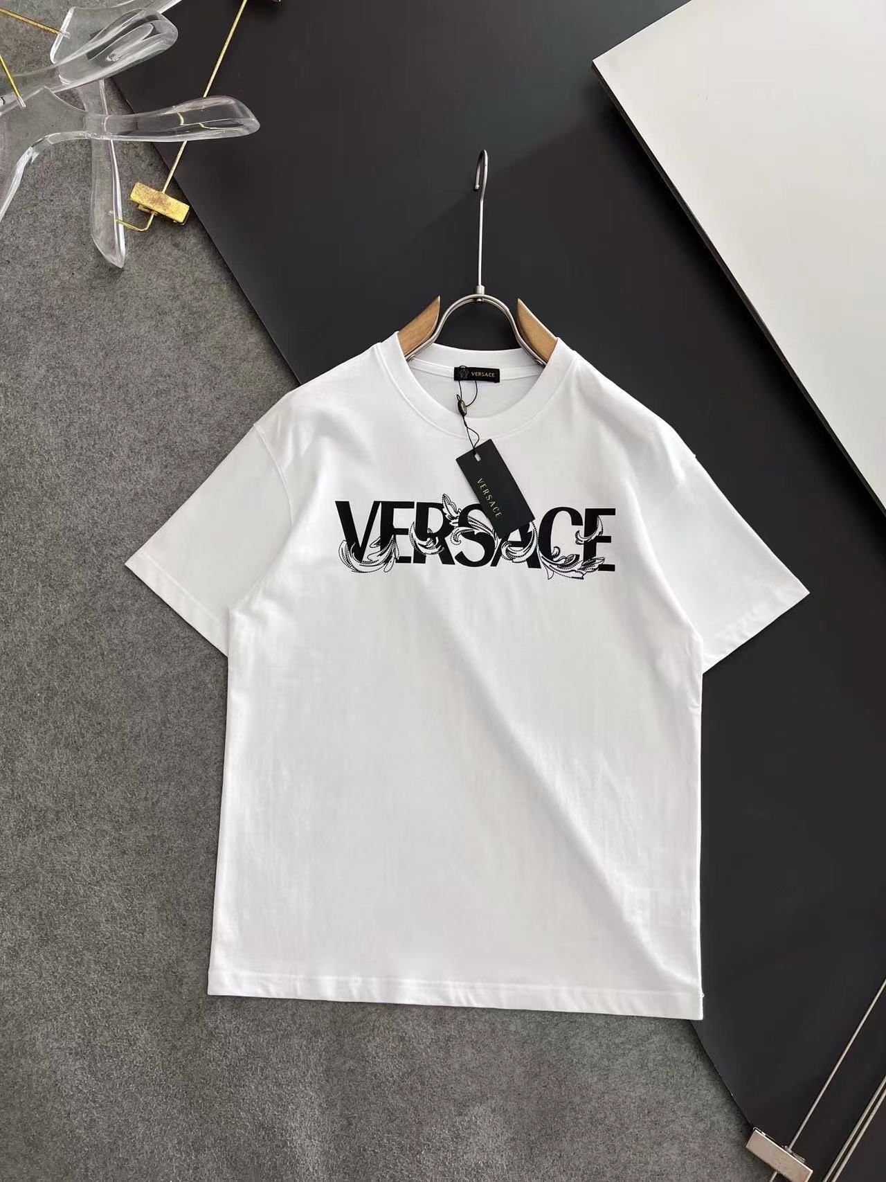 詳細な写真と価格については私に連絡してください。