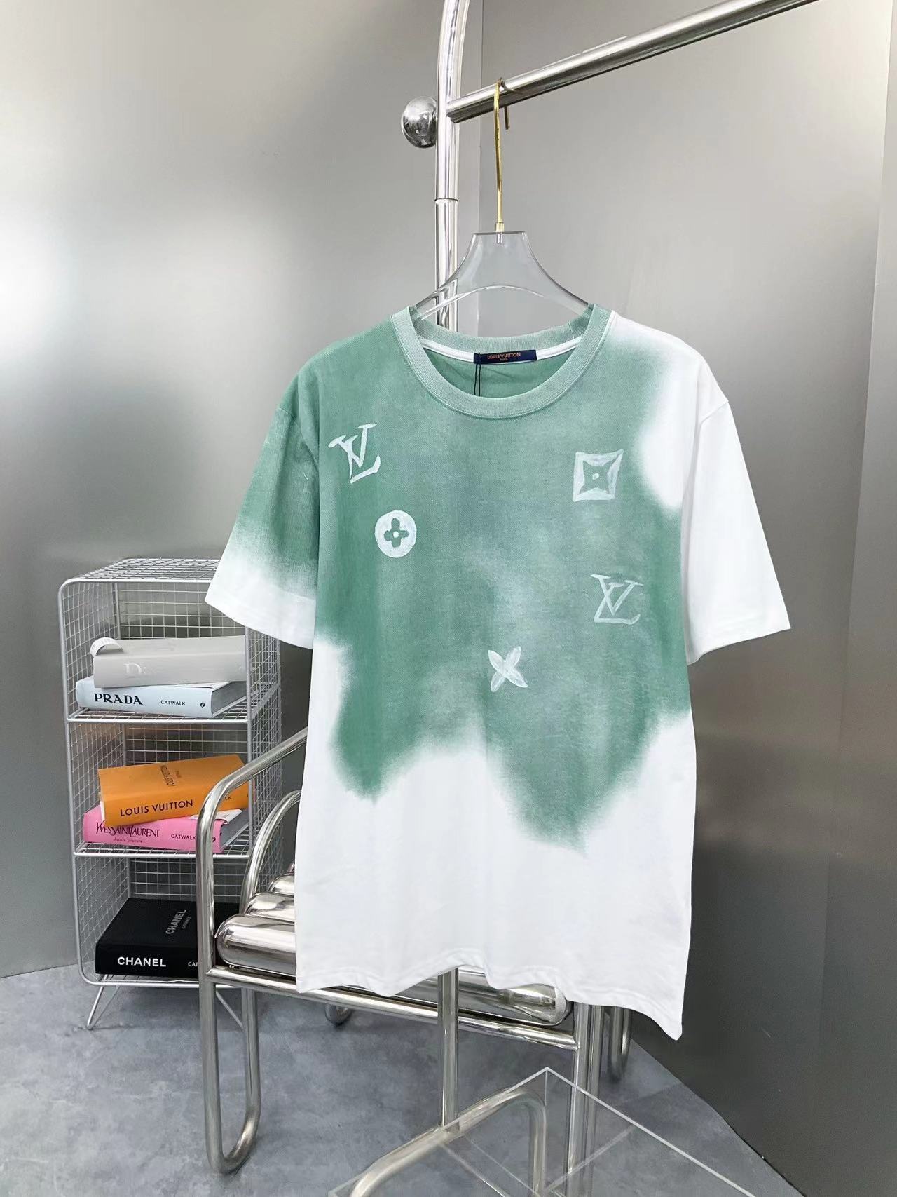 詳細な写真と価格については私に連絡してください。