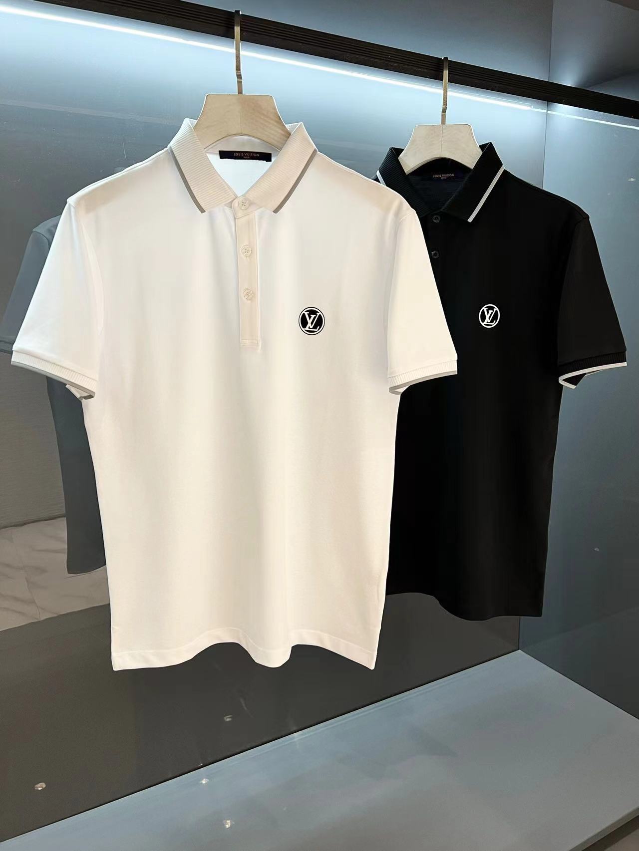 詳細な写真と価格については私に連絡してください。