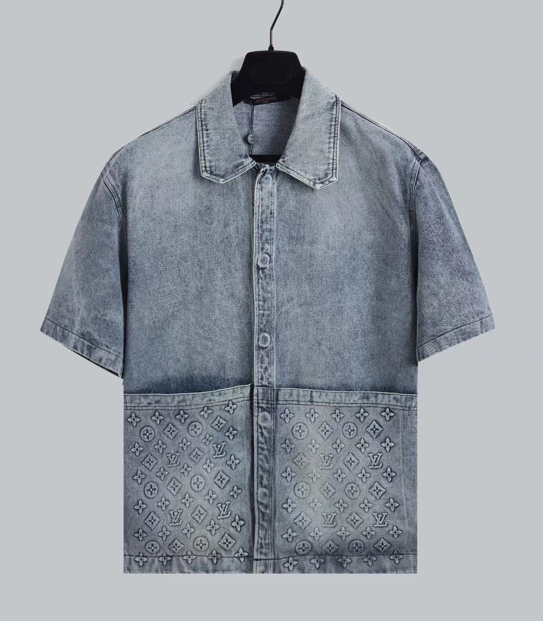 詳細な写真と価格については私に連絡してください。