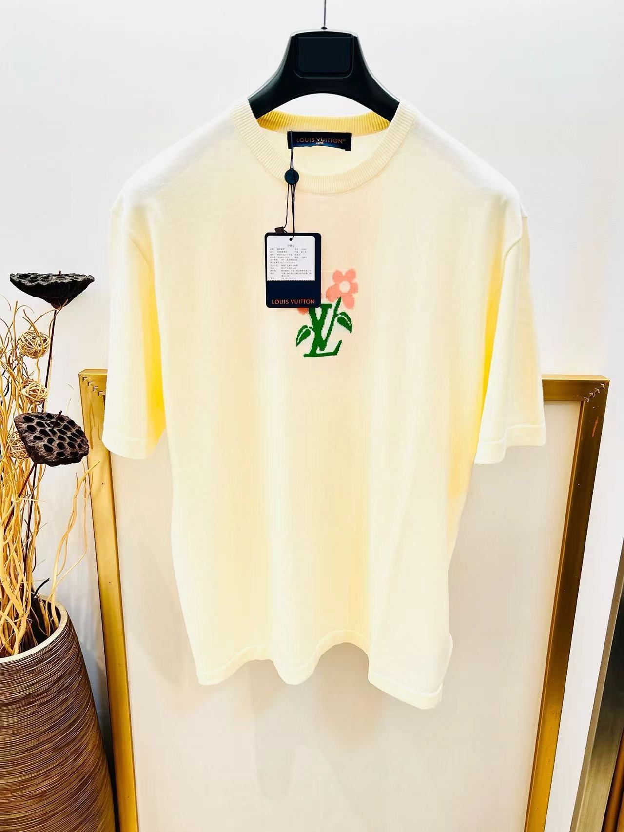 詳細な写真と価格については私に連絡してください。