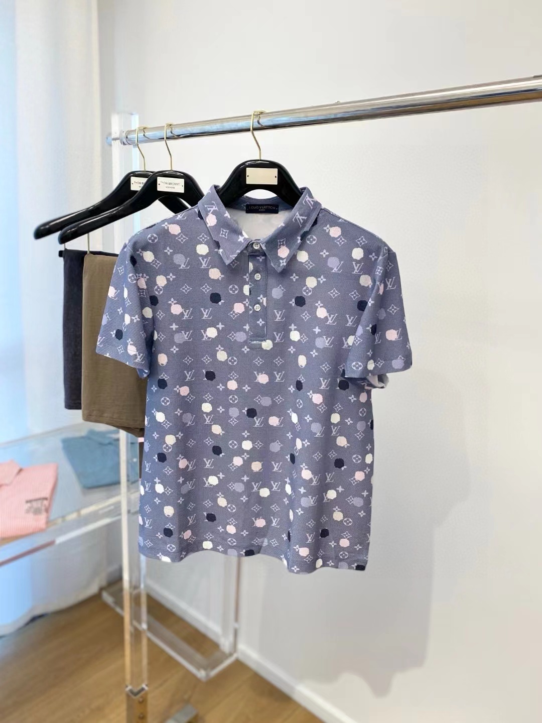 詳細な写真と価格については私に連絡してください。