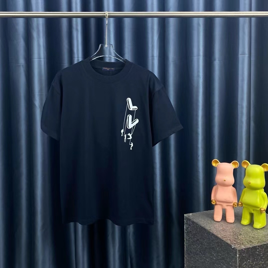 詳細な写真と価格については私に連絡してください。