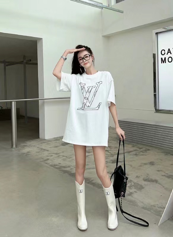 詳細な写真と価格については私に連絡してください。