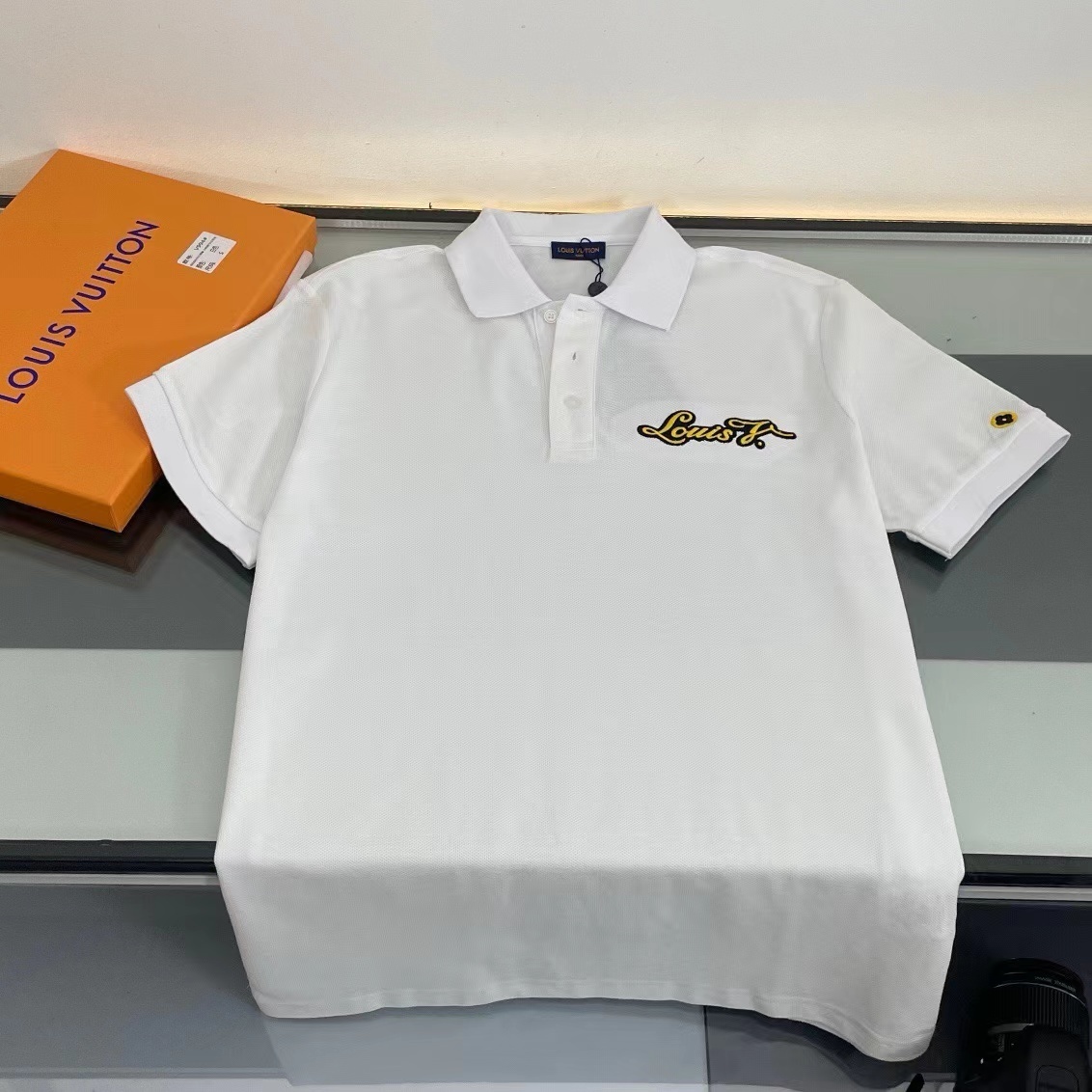 詳細な写真と価格については私に連絡してください。