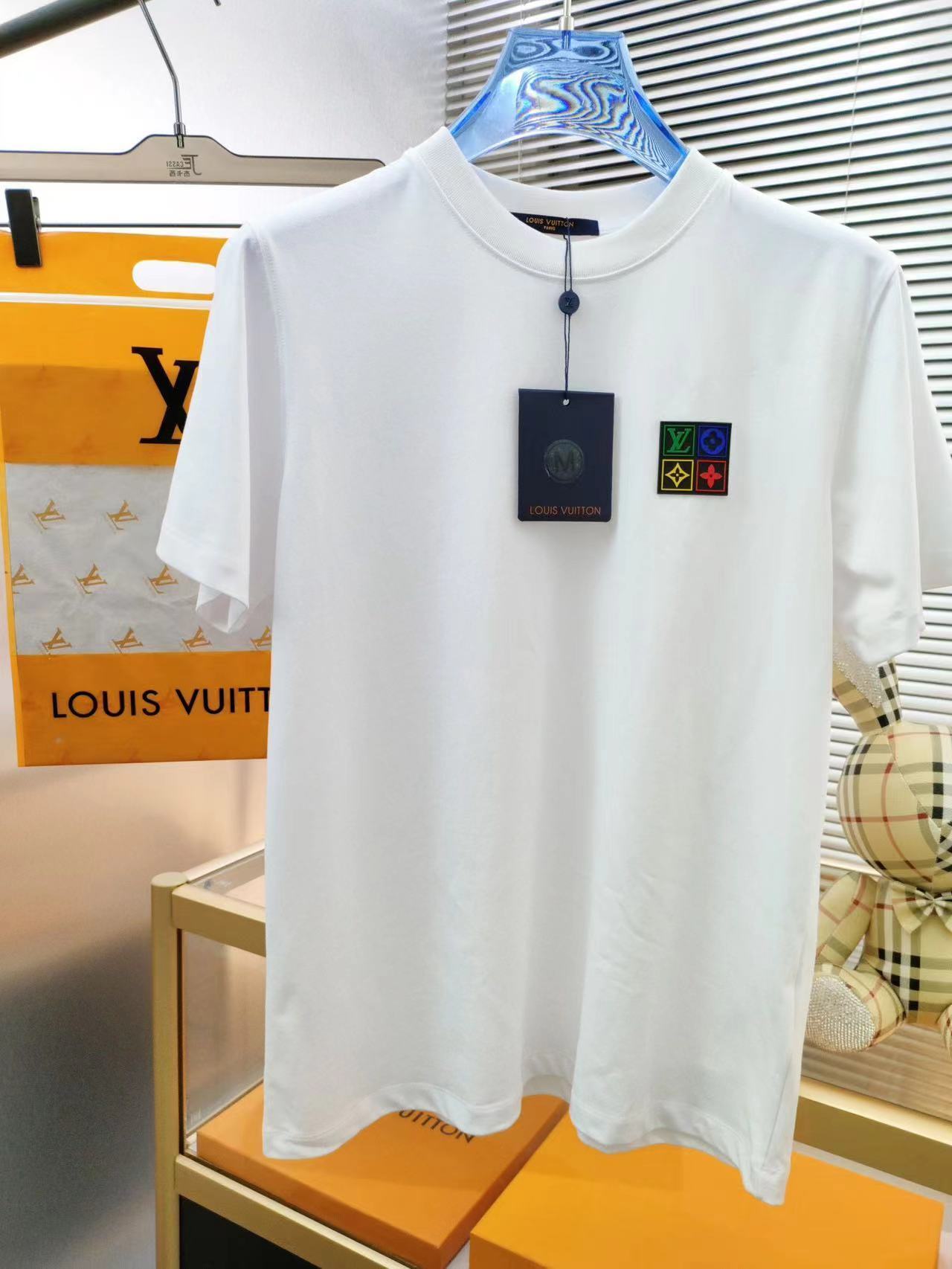 詳細な写真と価格については私に連絡してください。