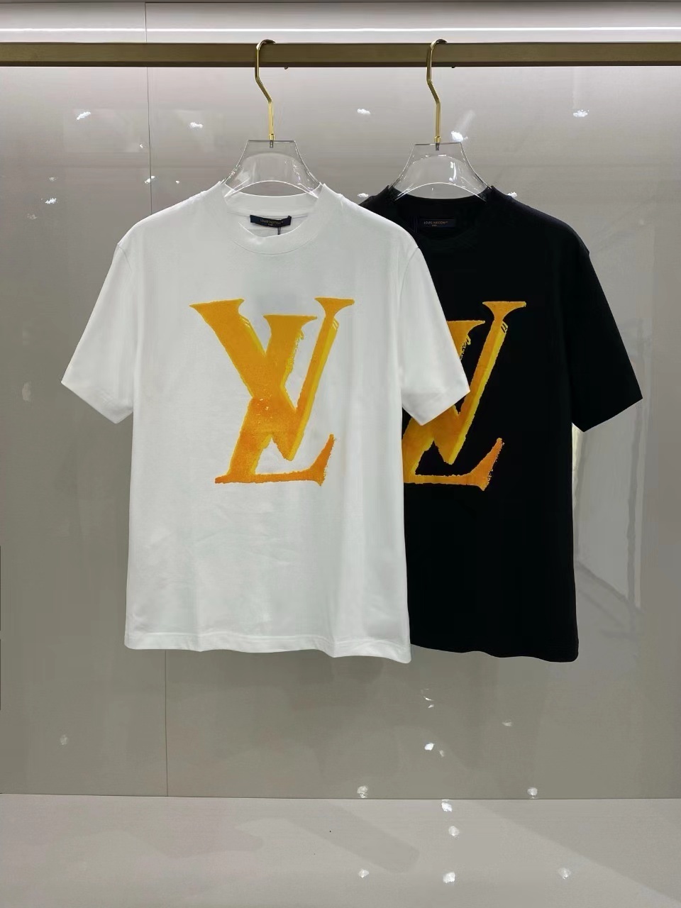 詳細な写真と価格については私に連絡してください。