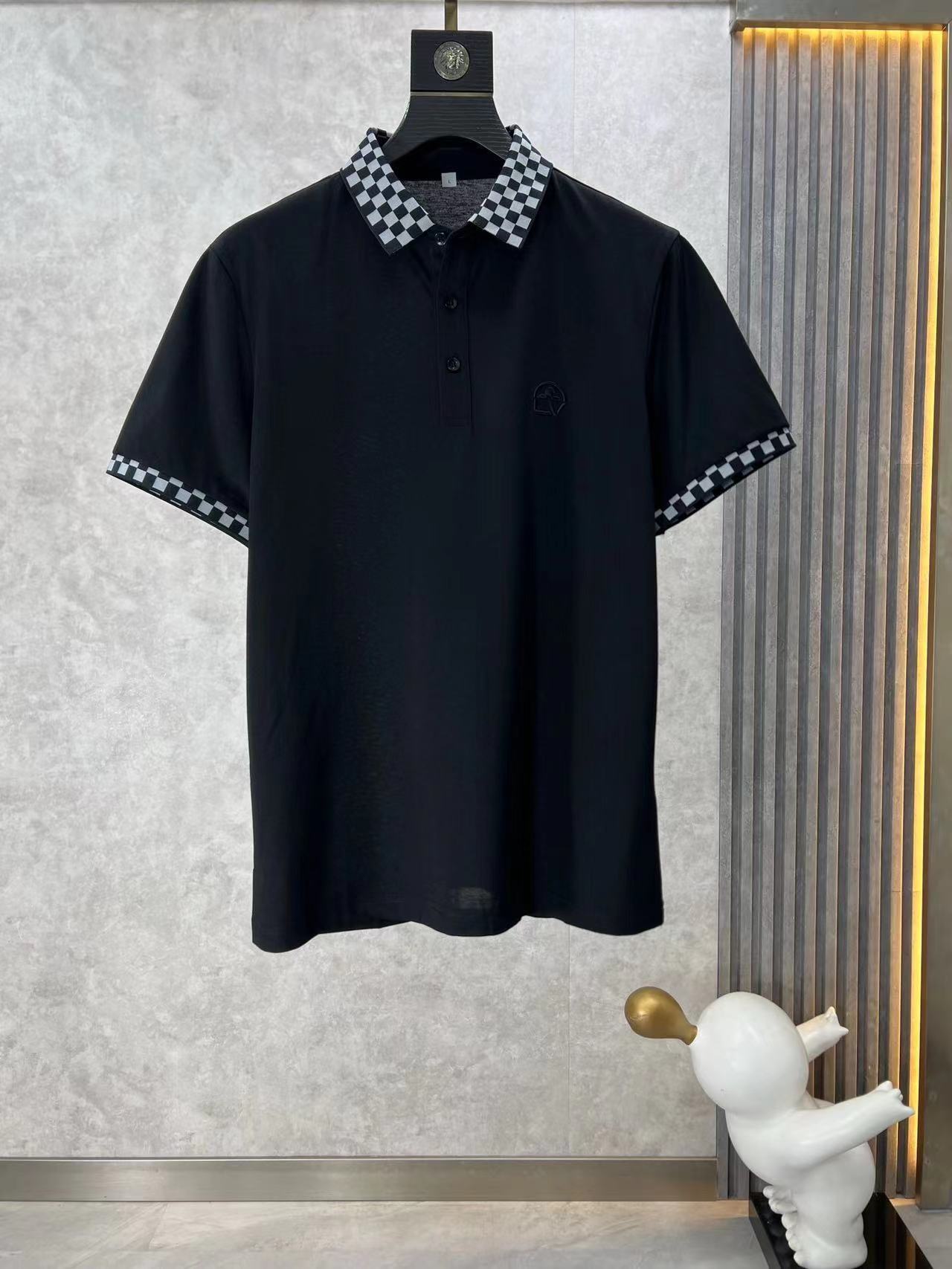 詳細な写真と価格については私に連絡してください。