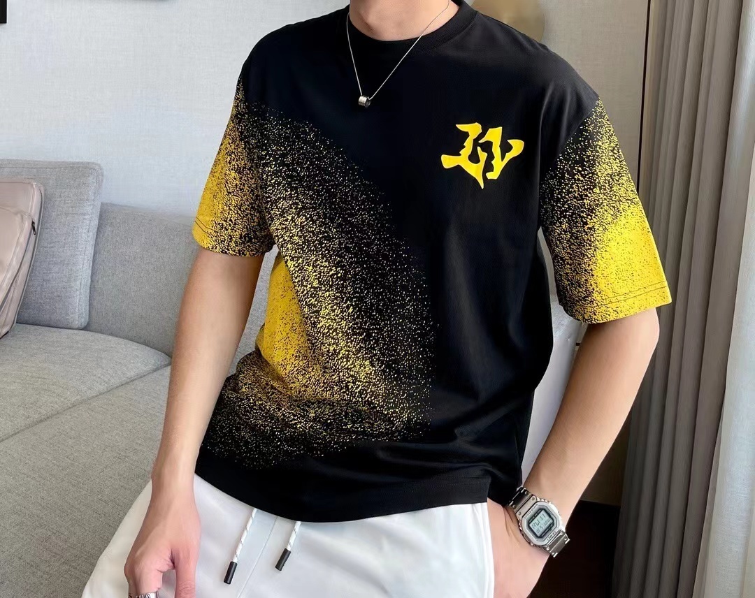 詳細な写真と価格については私に連絡してください。