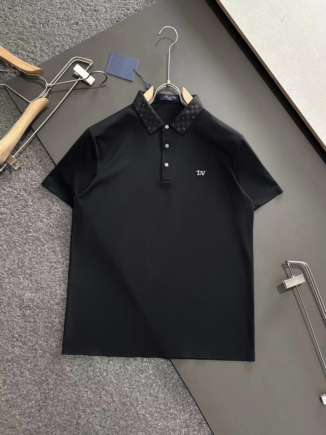 詳細な写真と価格については私に連絡してください。