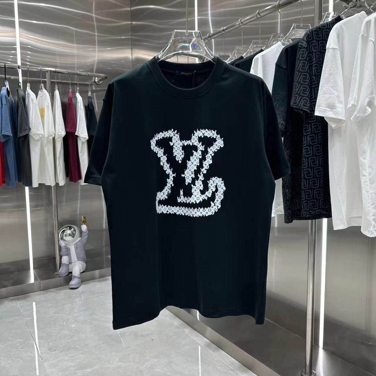 詳細な写真と価格については私に連絡してください。