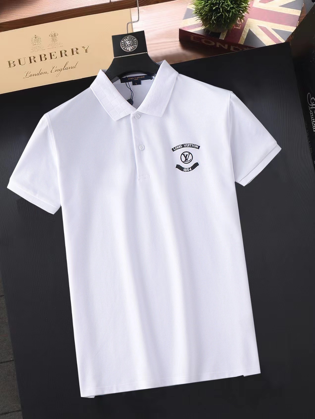 詳細な写真と価格については私に連絡してください。