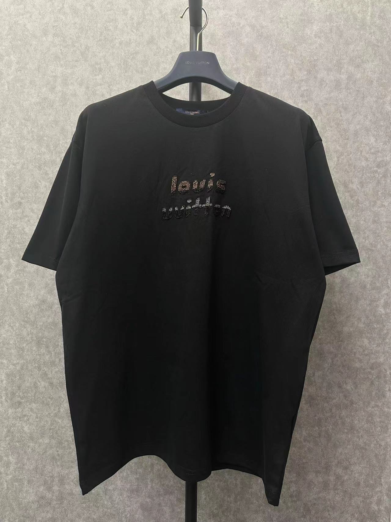 詳細な写真と価格については私に連絡してください。