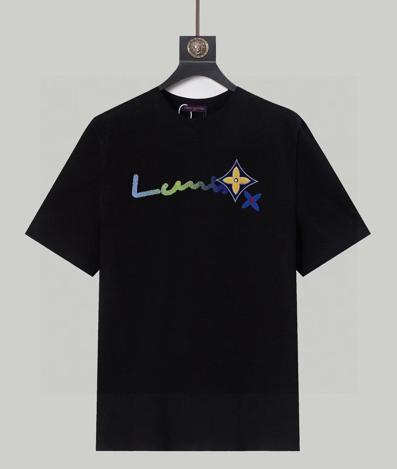 詳細な写真と価格については私に連絡してください。